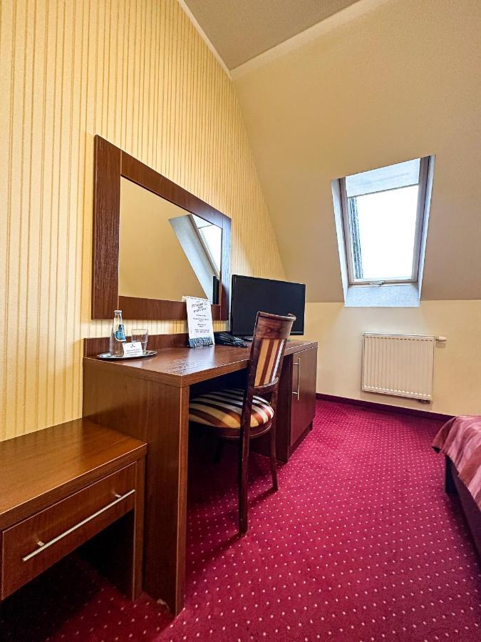 Economy Single Room