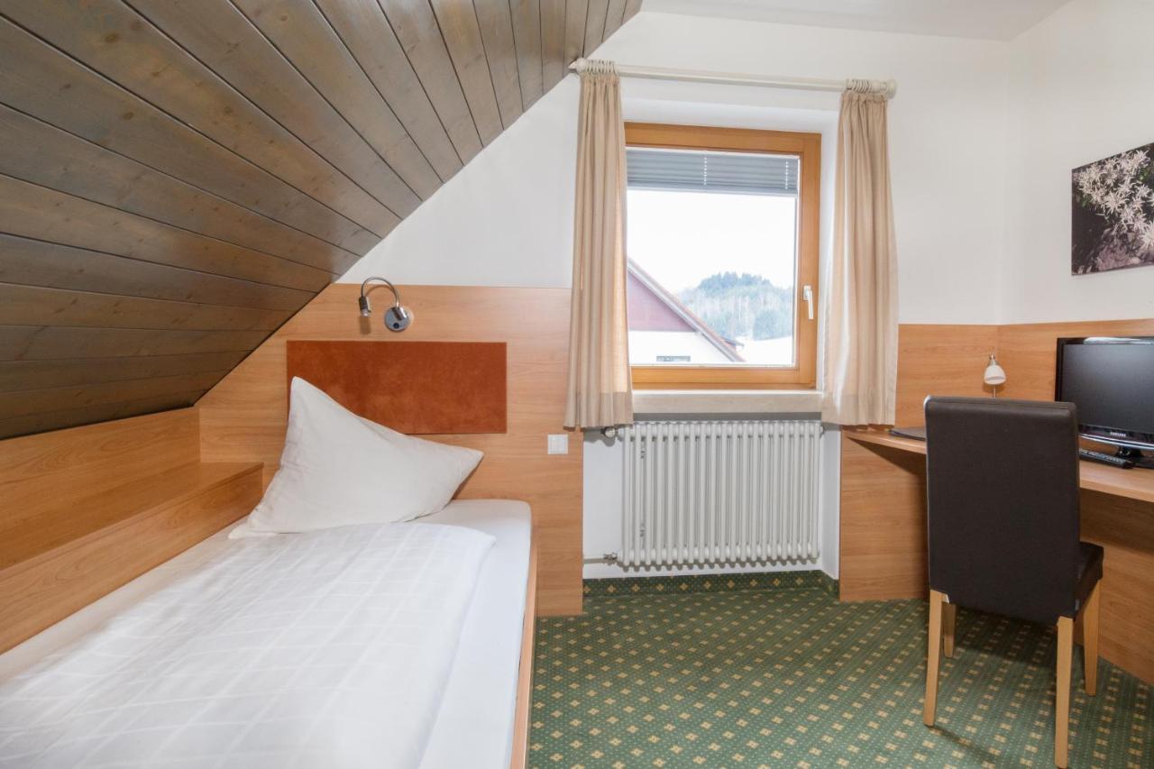 Single Room,1431225979:JPEG