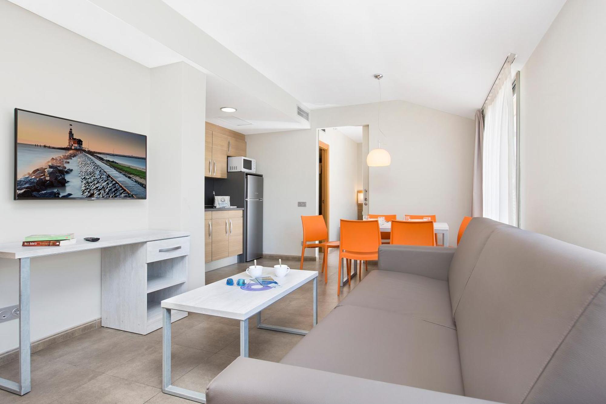 Two-Bedroom Apartment,1431970609:JPEG