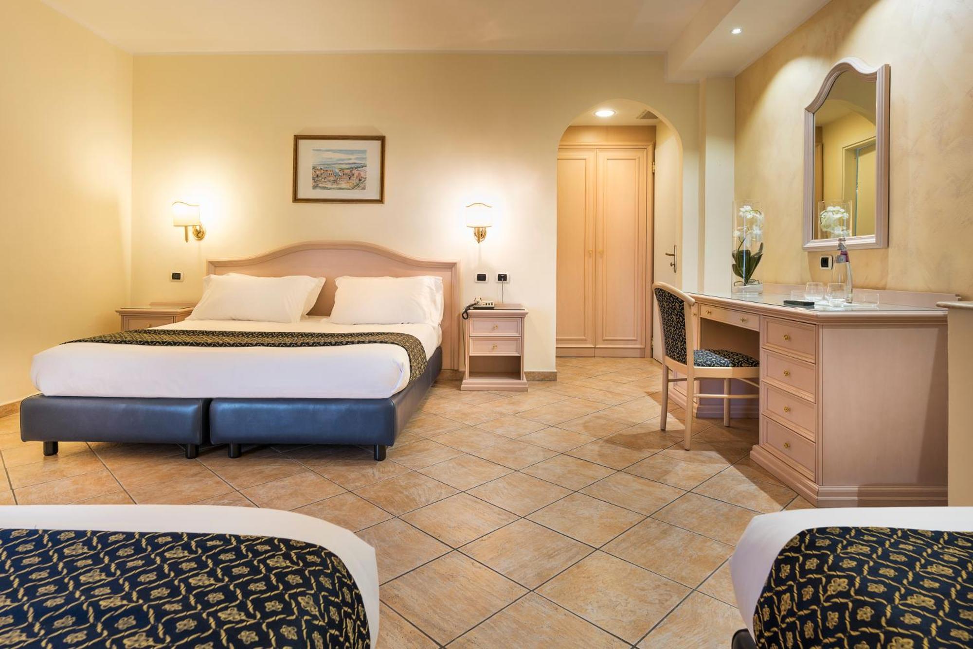 Quadruple Room,1433775952:JPEG
