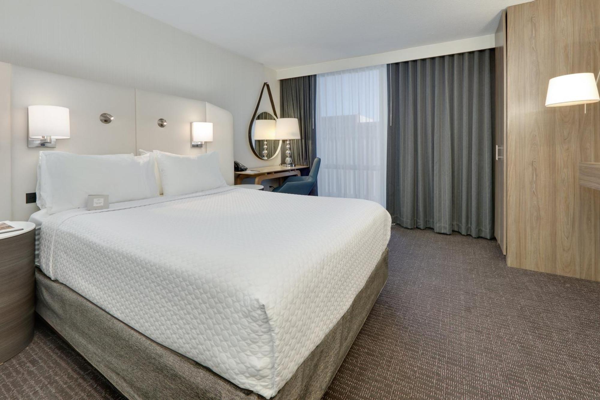 Zimmer mit Queensize-Bett - rollstuhlgerechte Dusche für Gäste mit Mobilitätseinschränkungen, Nichtraucher