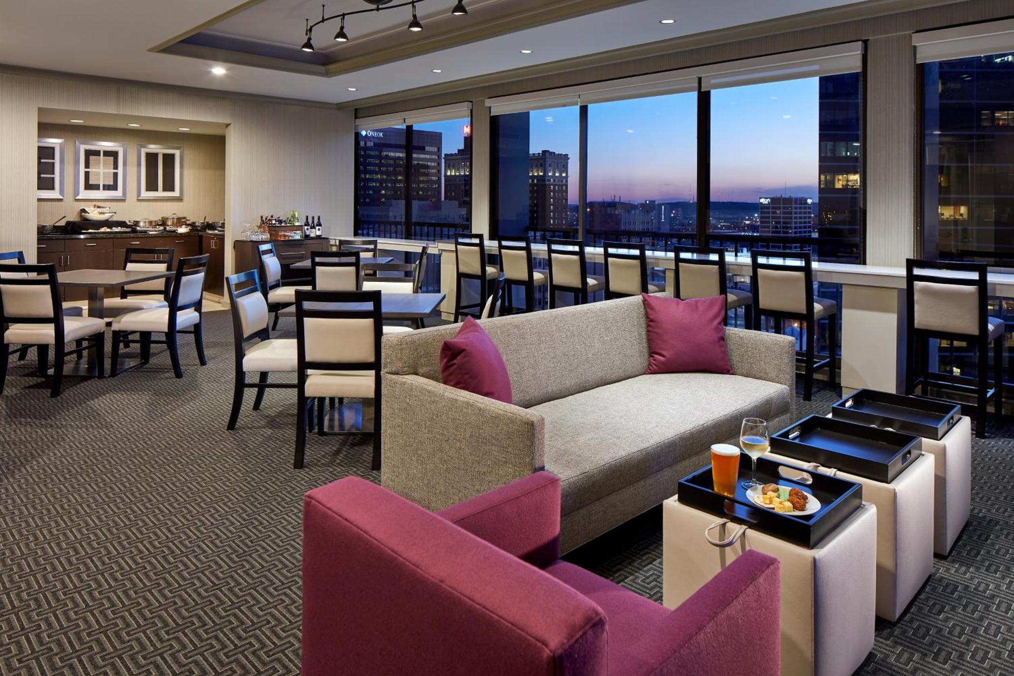 King Room - Club Access,1722967412:JPEG