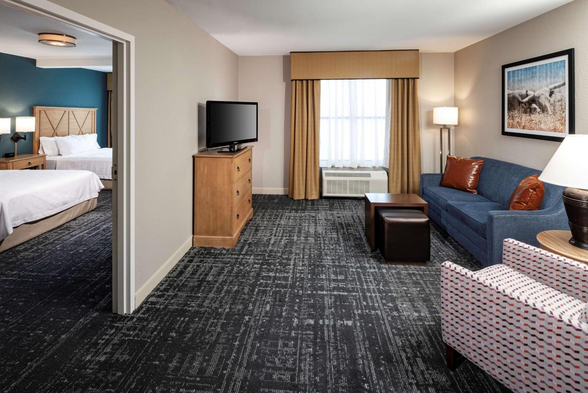 One-Bedroom Queen Suite with Two Queen Beds - Non-Smoking