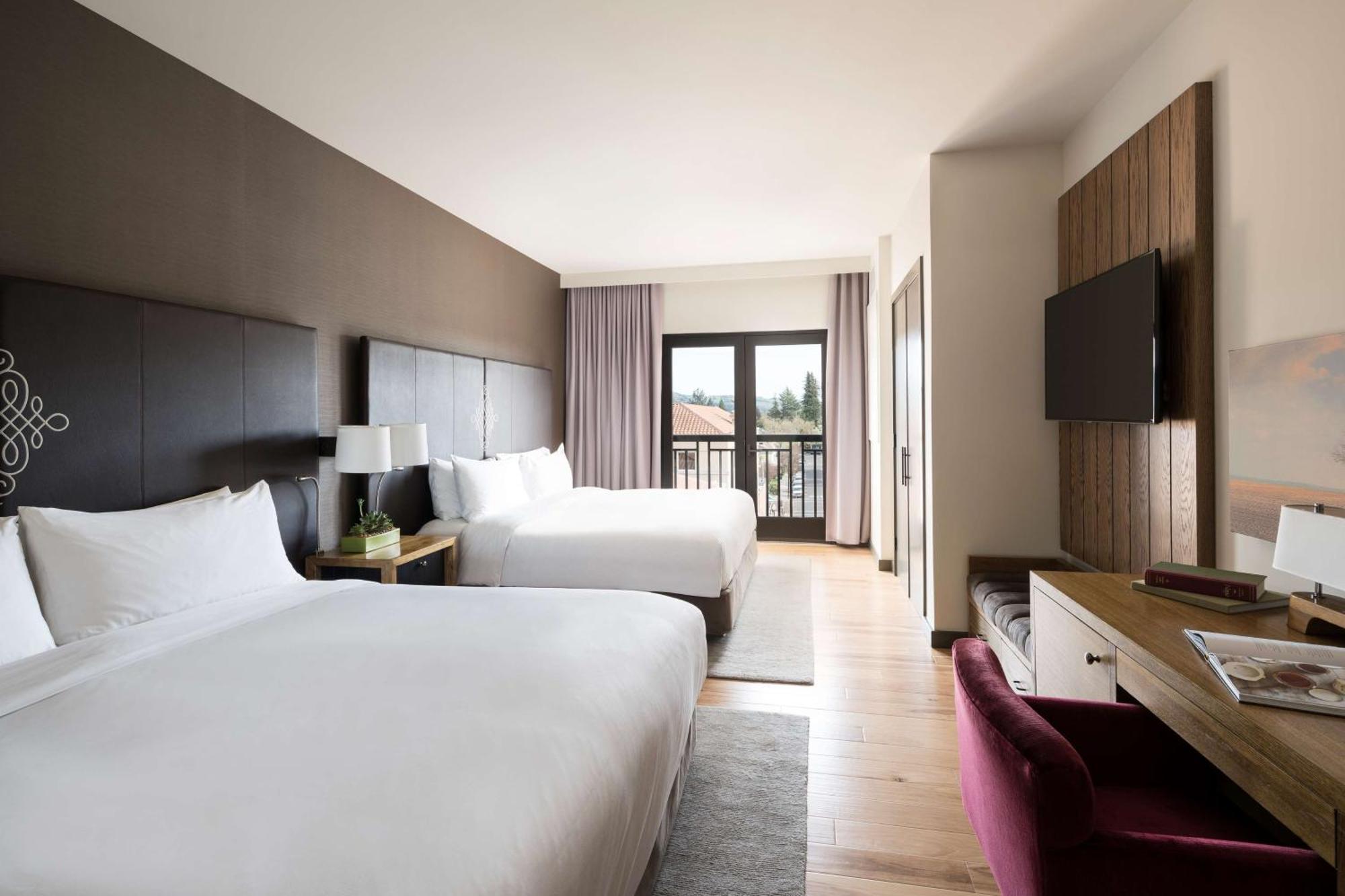 Deluxe King Room with Two King Beds,1435509268:JPEG