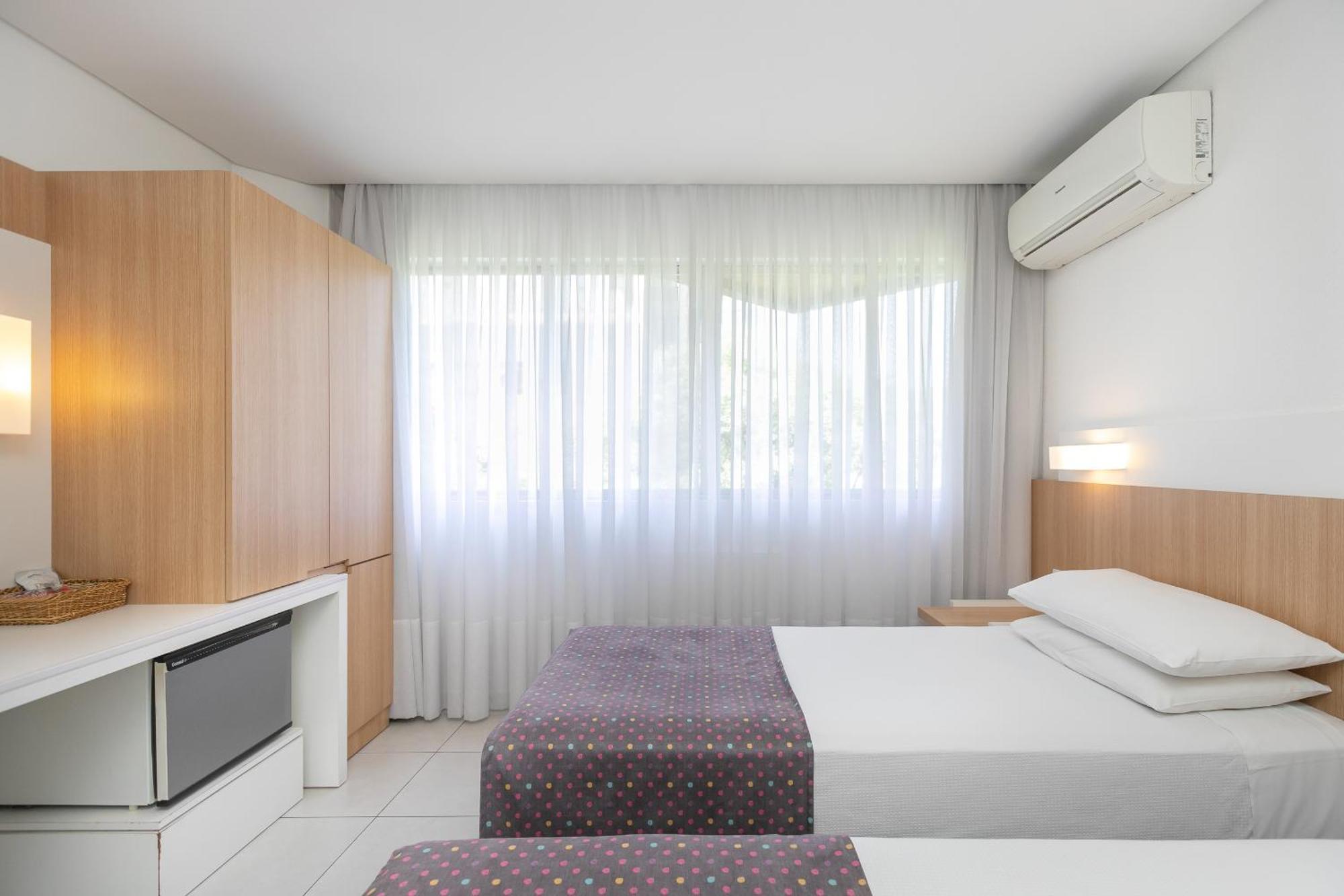 Standard Twin Room,1277379190:JPEG