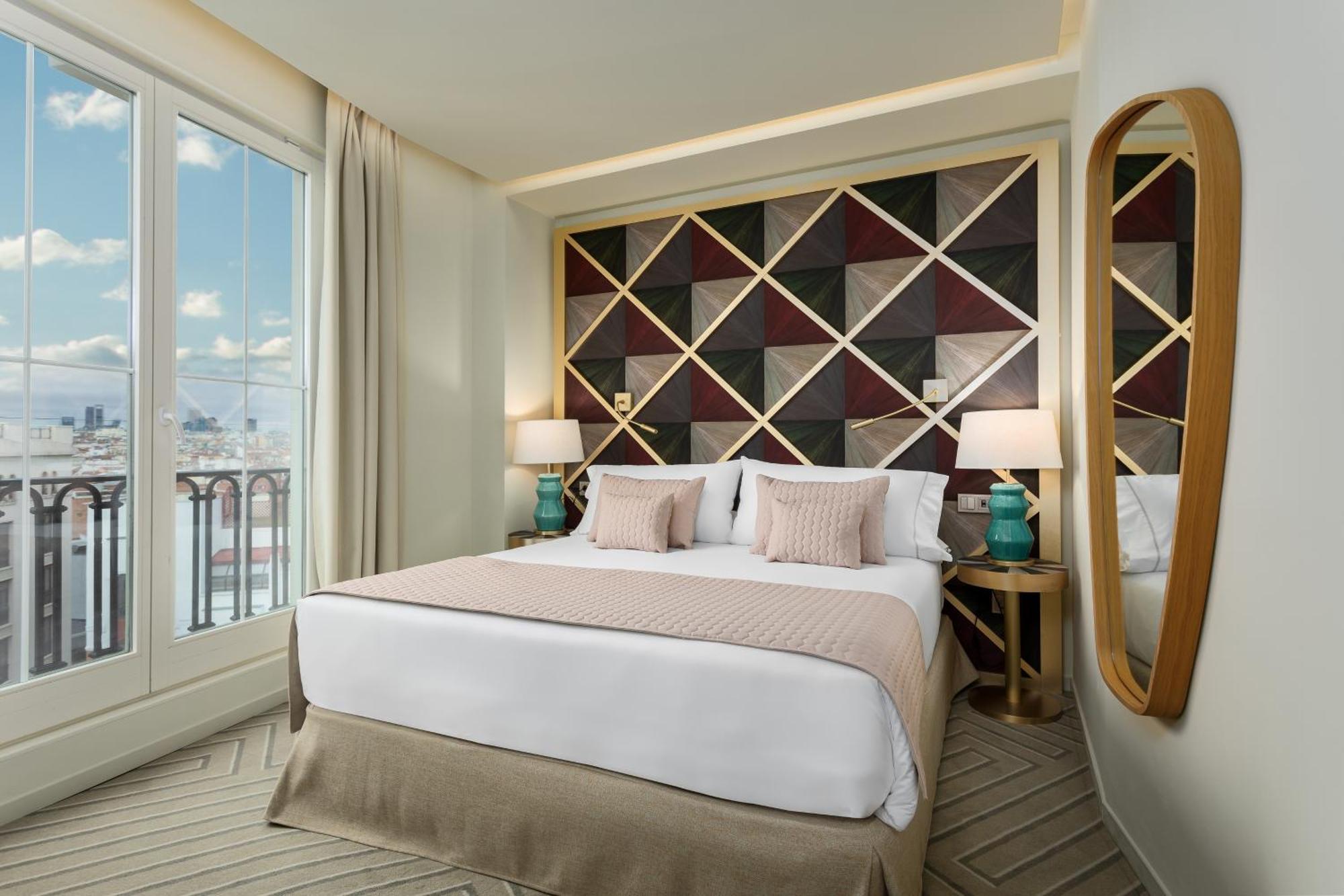 Superior Double Room with Gran Via view,1226834432:JPEG