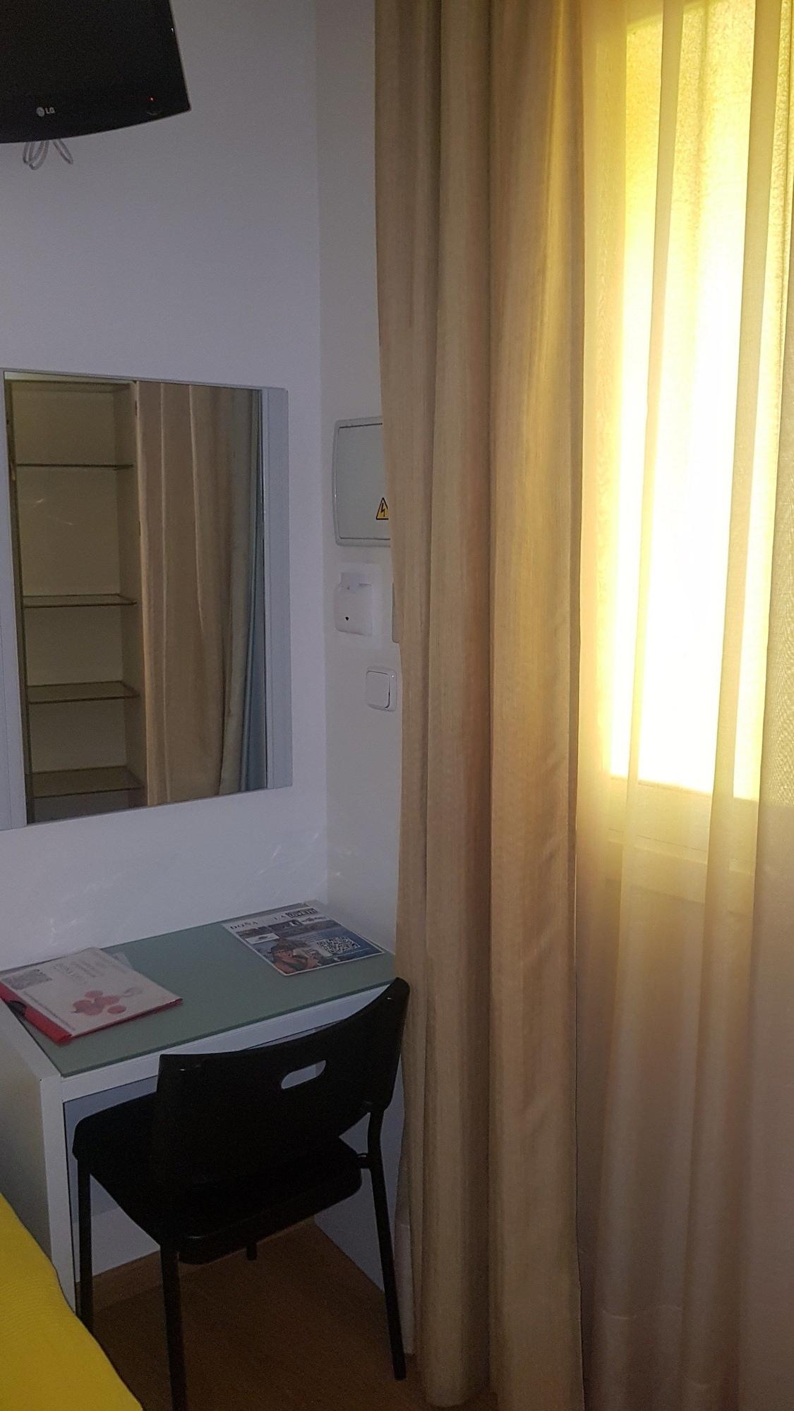 Habitación Individual Pequeña
