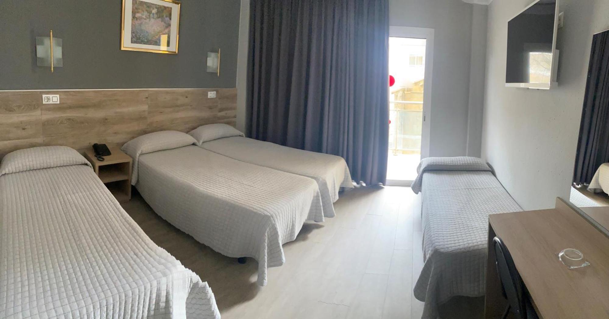 Family Room,805663932:JPEG
