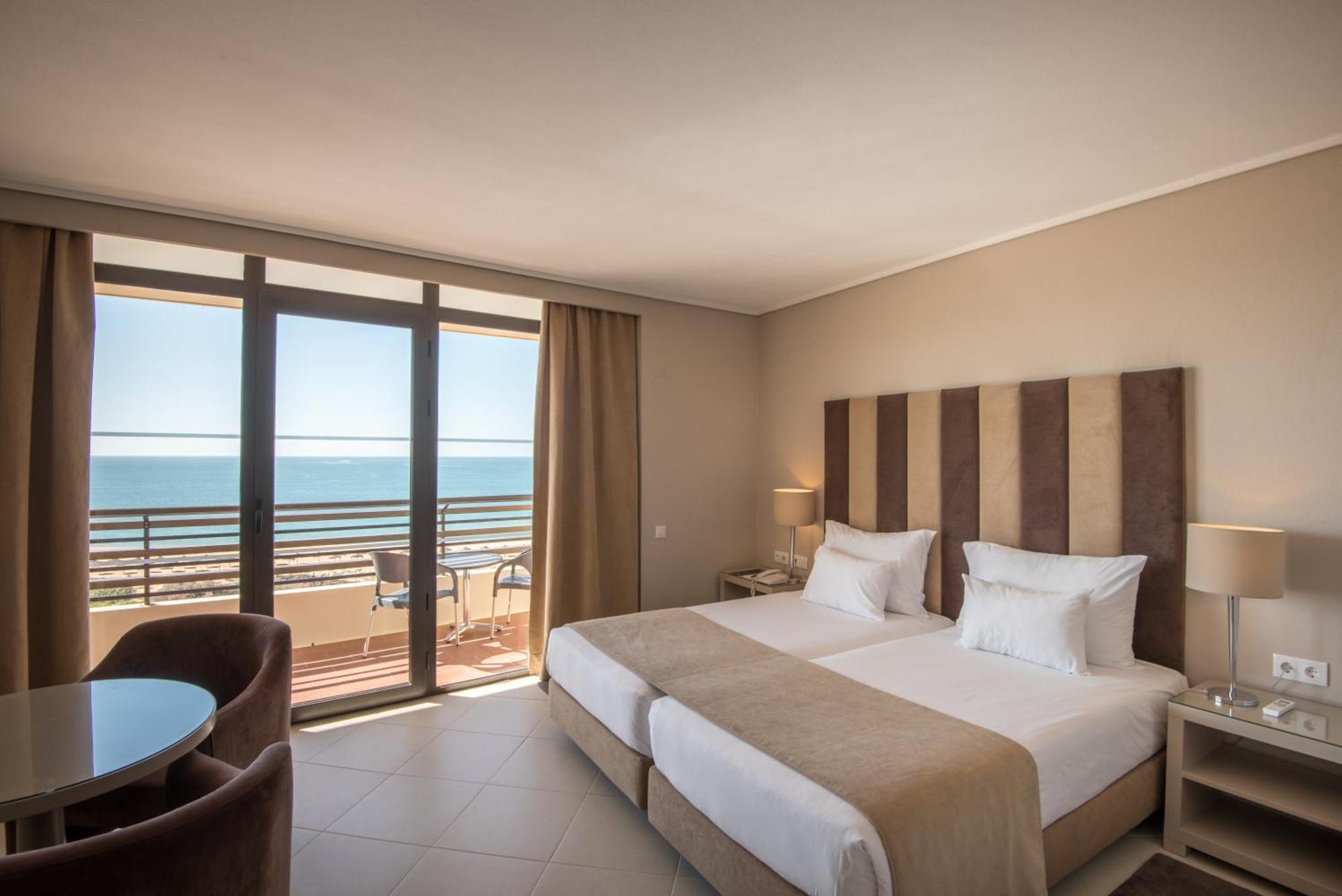 Quarto Twin Superior com Vista Mar