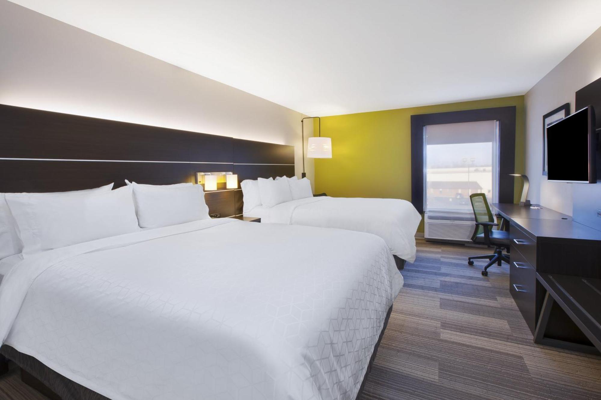 Standard Room with Two Queen Beds