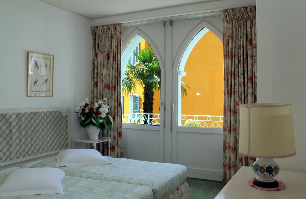 Zweibettzimmer mit Balkon