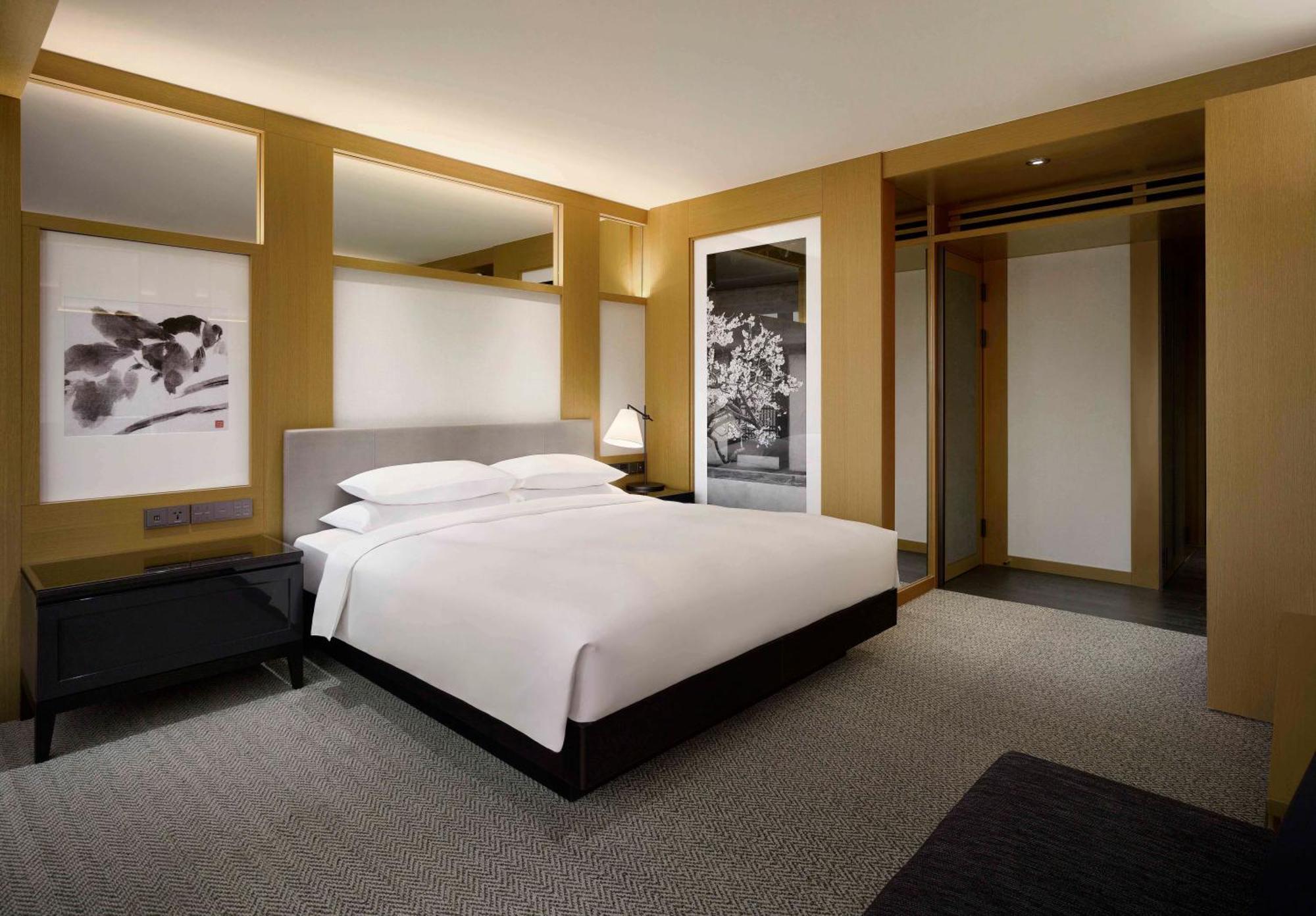 Zimmer mit Kingsize-Bett - Zugang zum Club