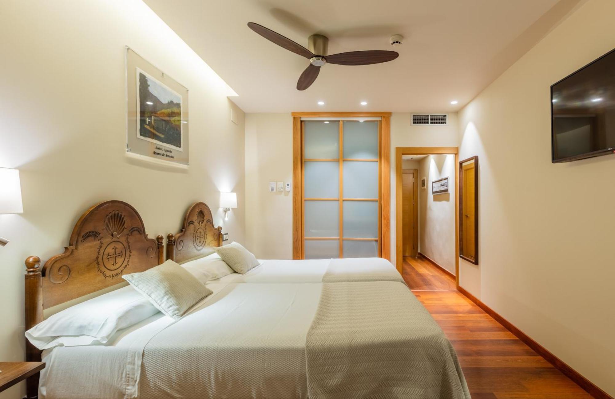Twin Room,1444061245:JPEG