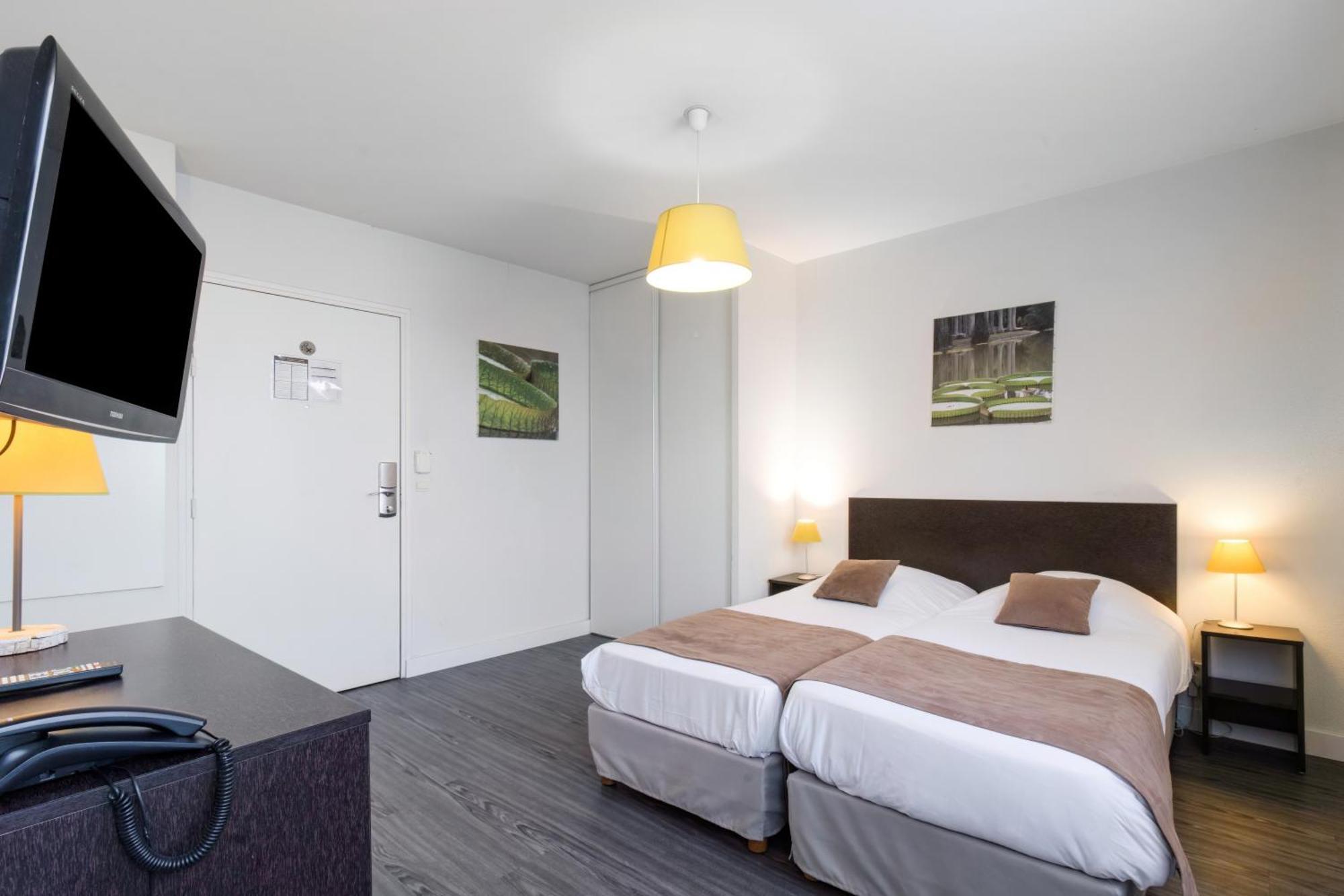 Studio Two Single Bed