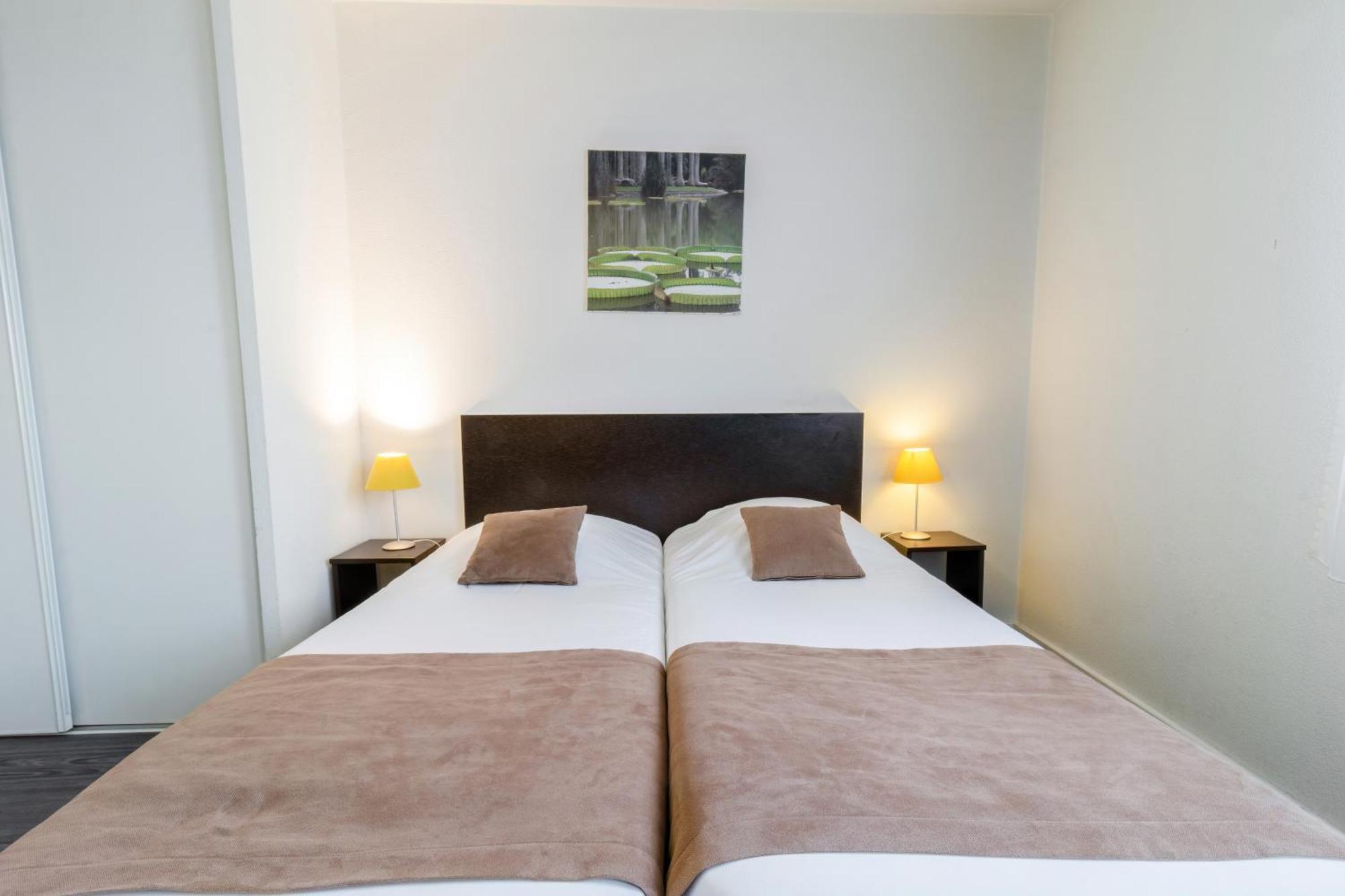 Studio Two Single Bed