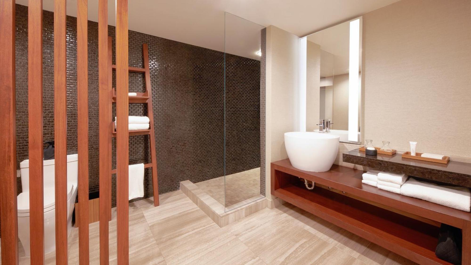 Deluxe Queen Room with Two Queen Beds