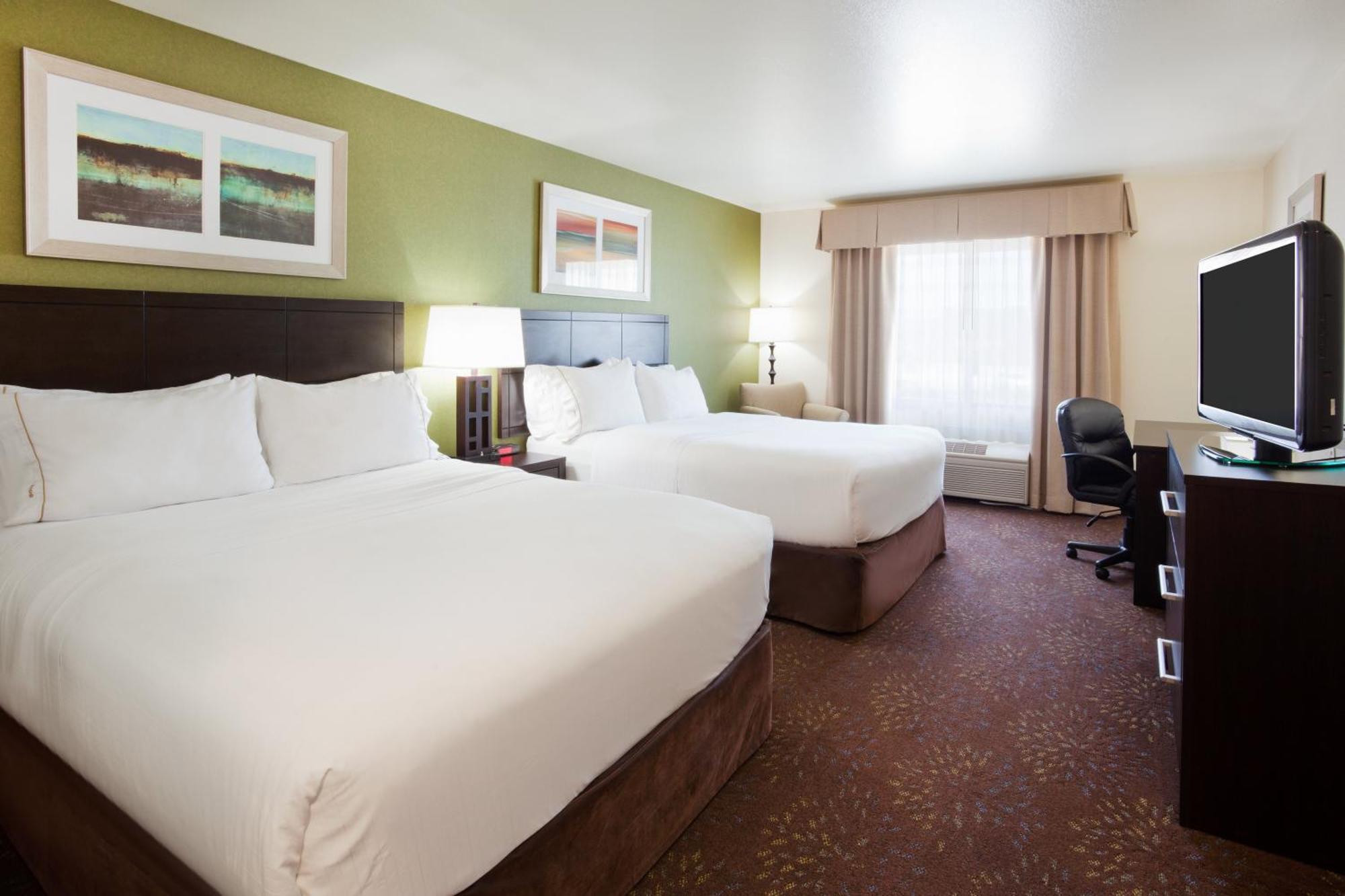 Standard Queen Room with Two Queen Beds