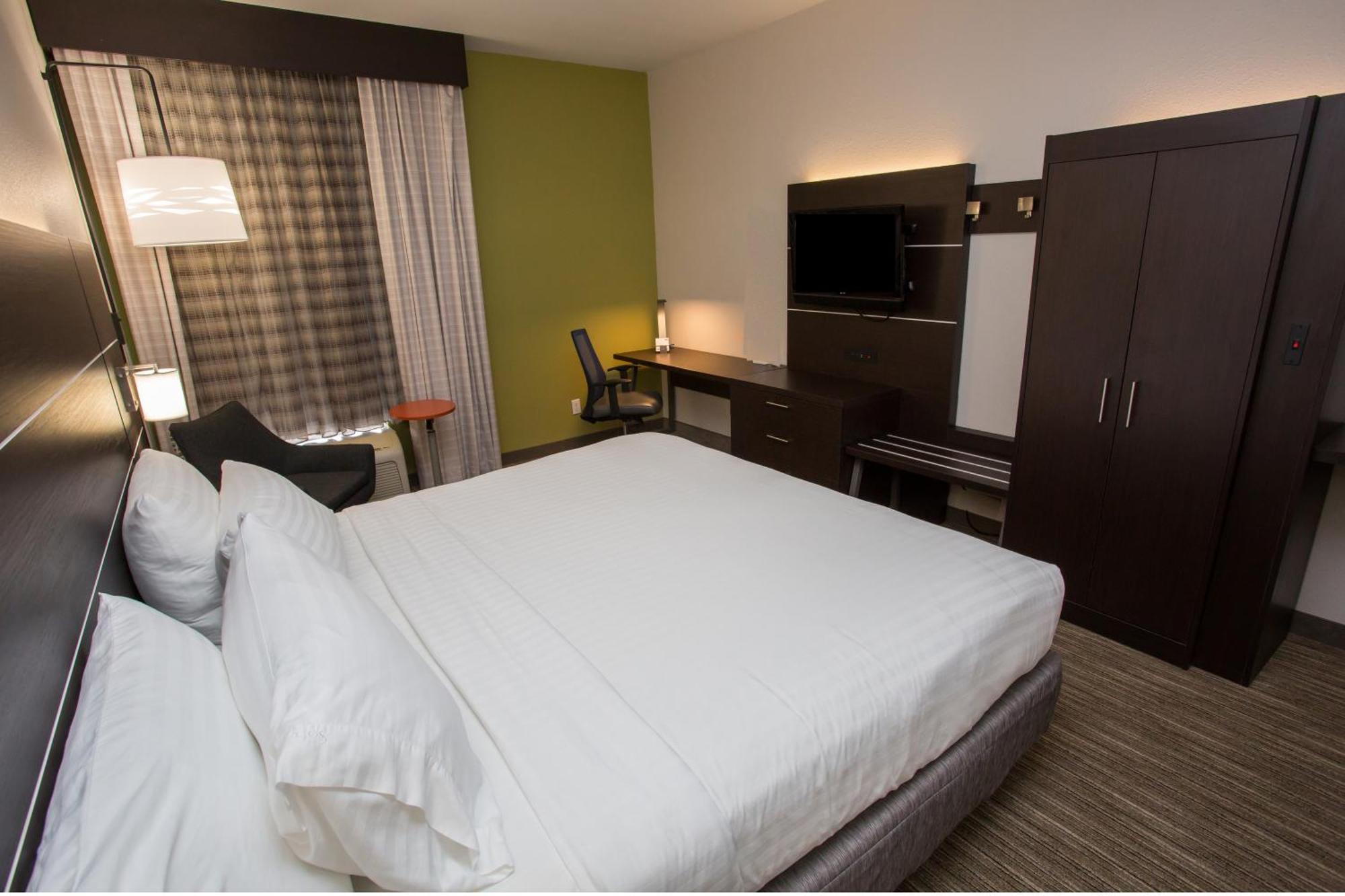 Standard King Room