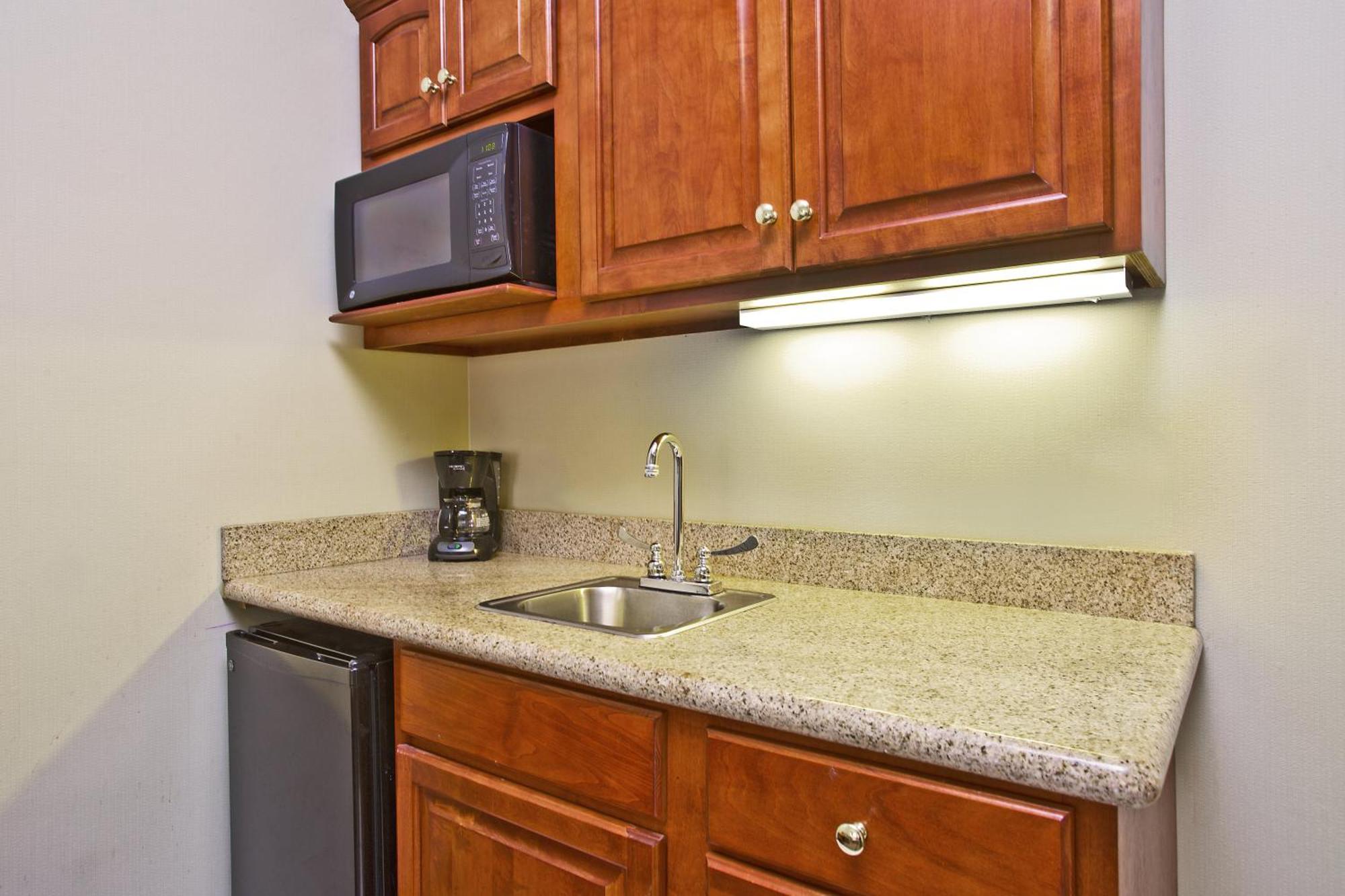 Two-Bedroom Suite,1765308570:JPEG