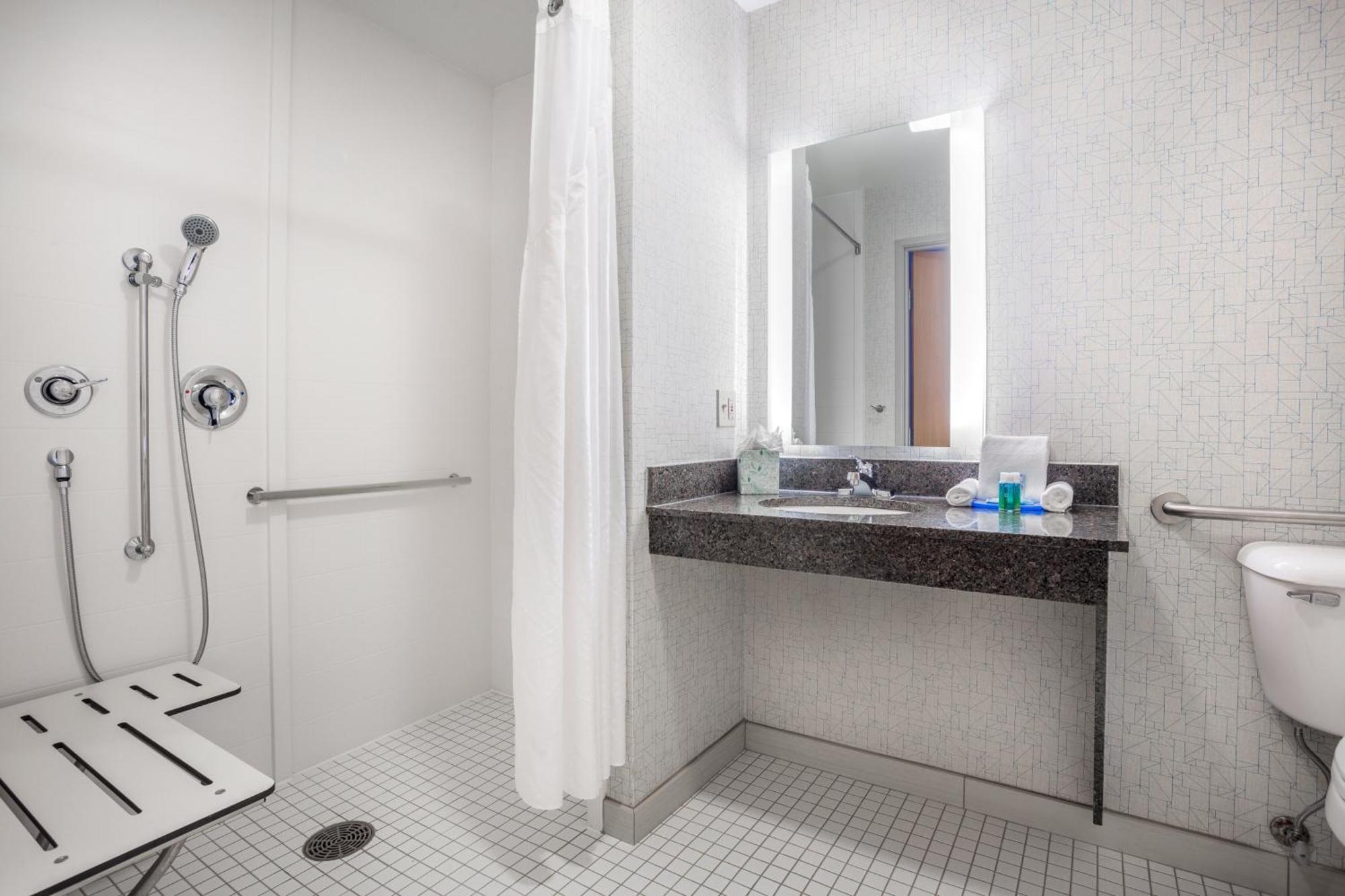 Standard King Room with Roll-in Shower - Mobility Accessible