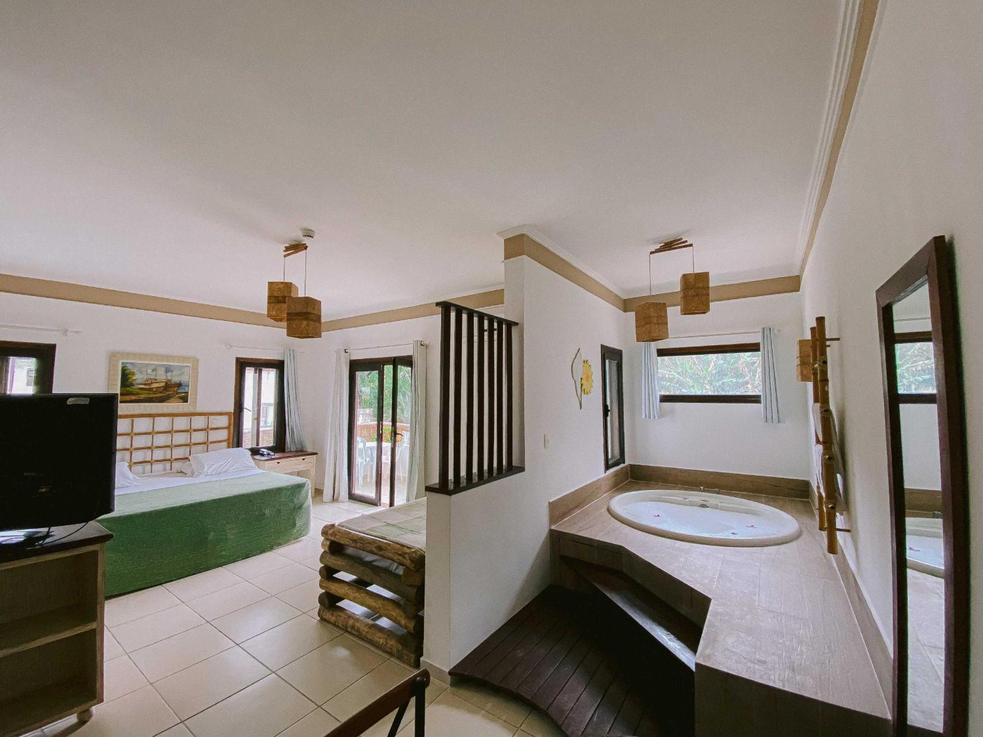 Suite Master Spa Bath,1588449824:JPEG