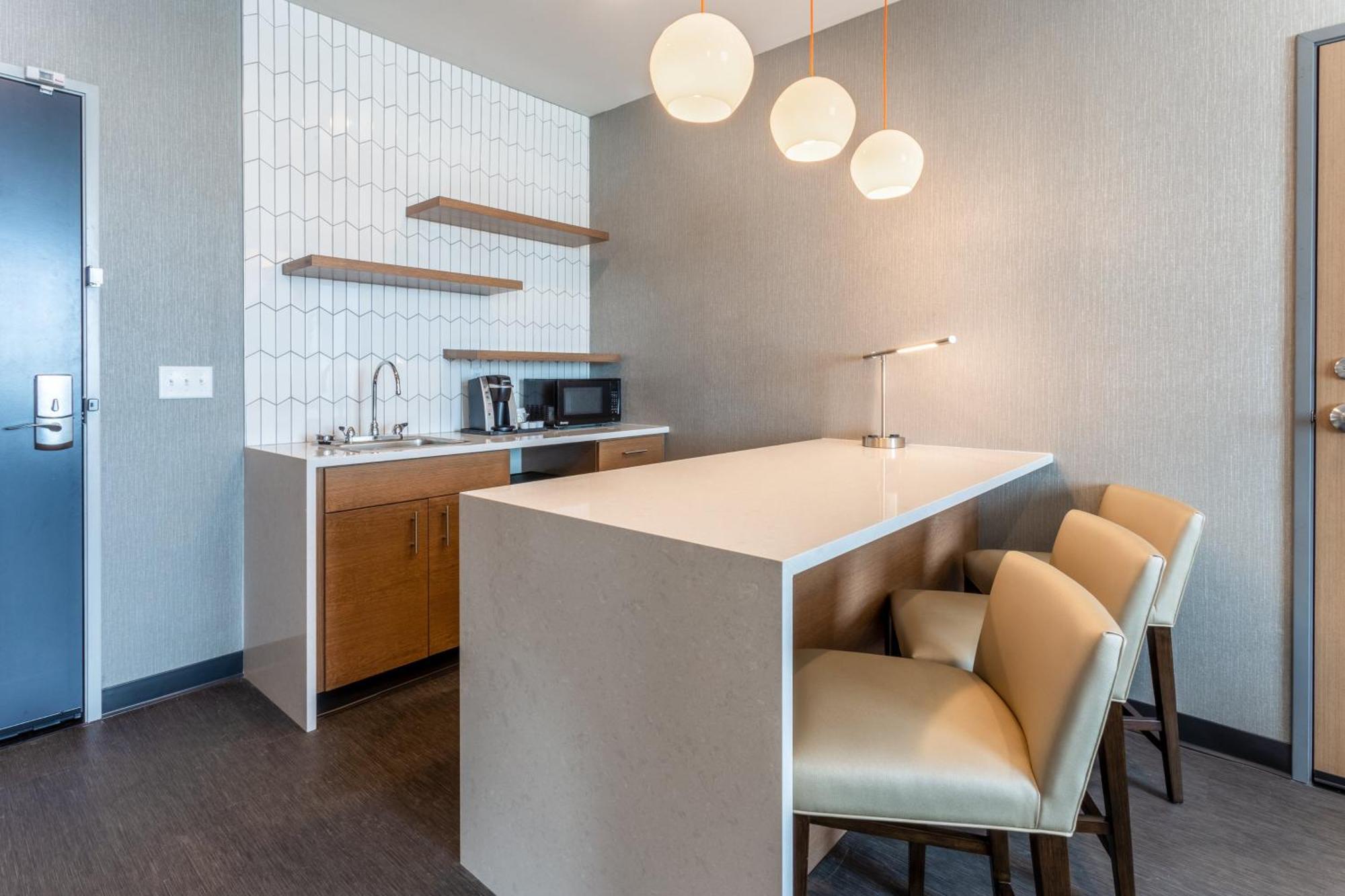 One-Bedroom King Suite
