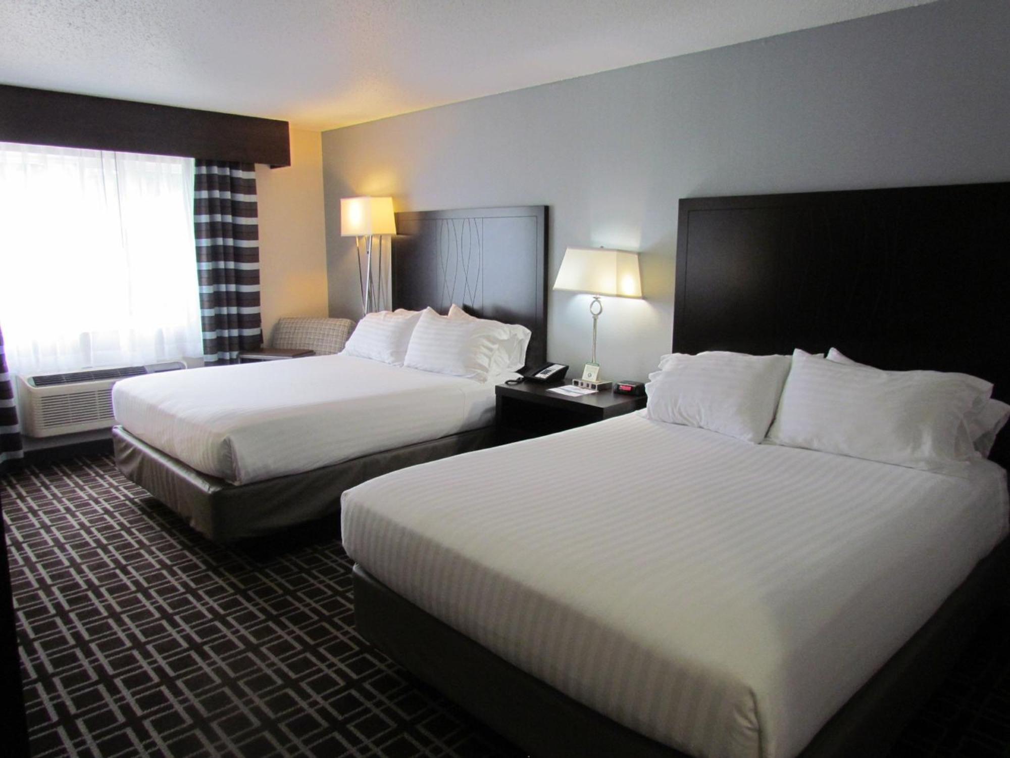 Standard Queen Room with Two Queen Beds