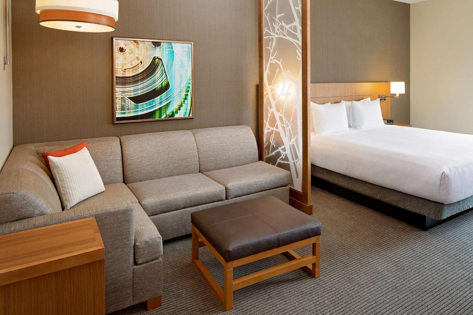King Room with Sofa Bed,1458654727:JPEG