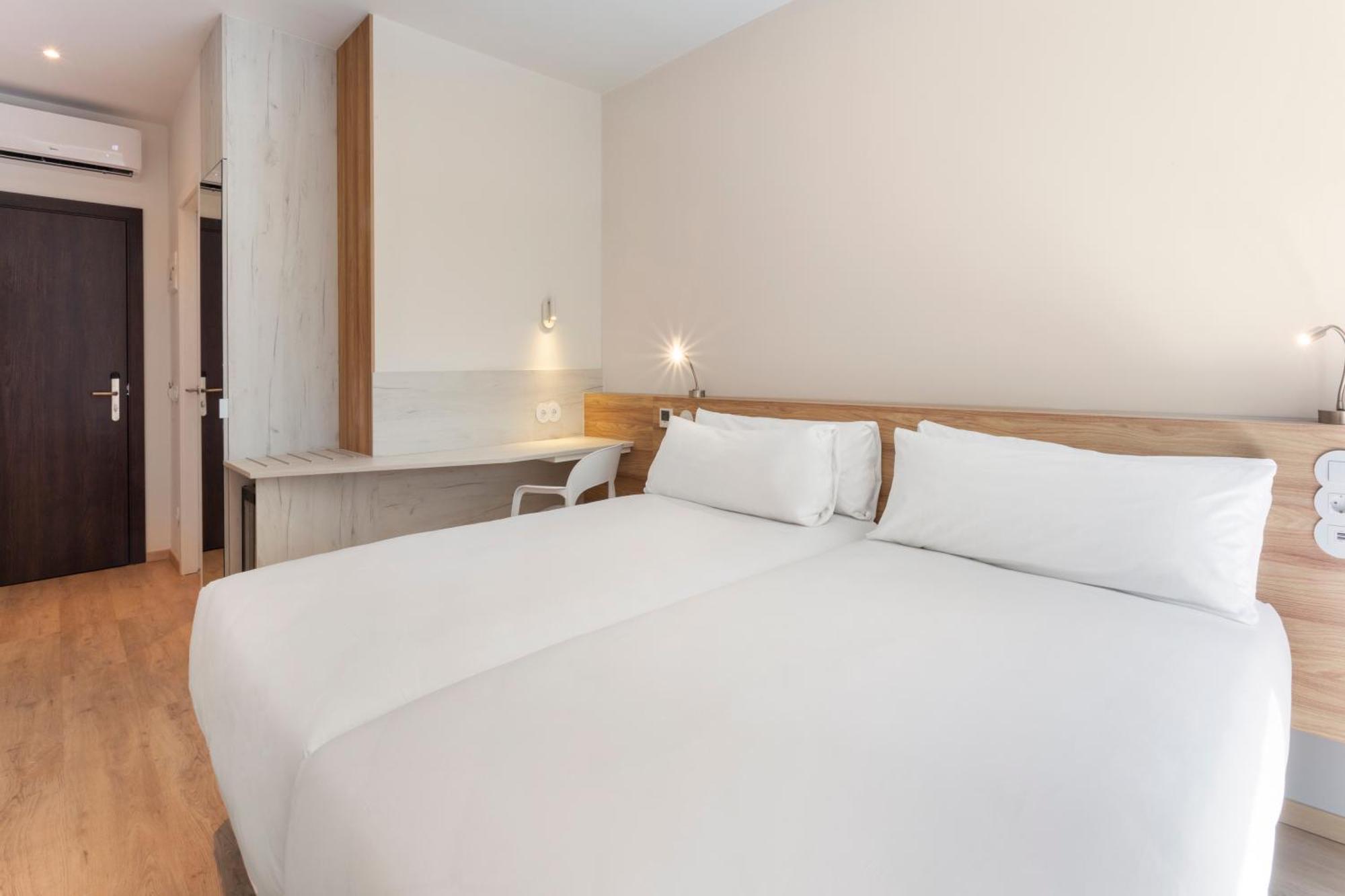 Twin Room,1139873449:JPEG