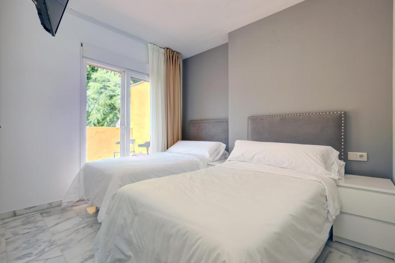 Tweepersoonskamer met 2 Aparte Bedden