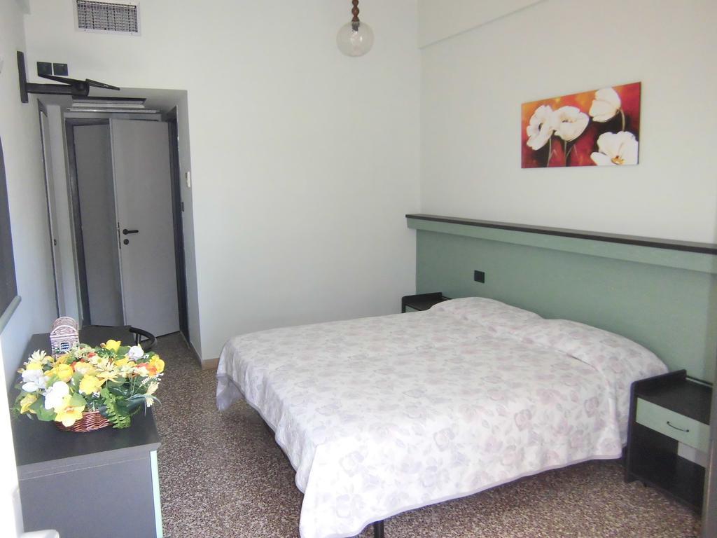 Classic Doppel- oder Zweibettzimmer mit Terrasse