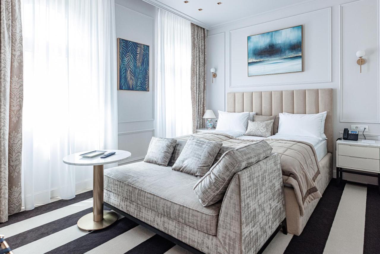 Deluxe King Suite 2+1