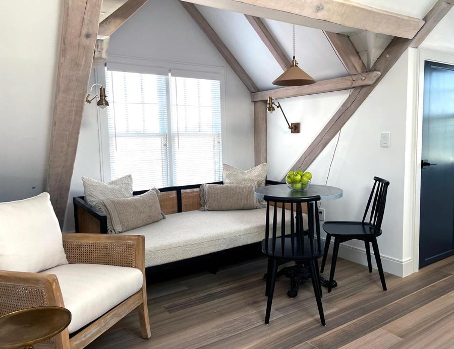King Studio with Sofa Bed