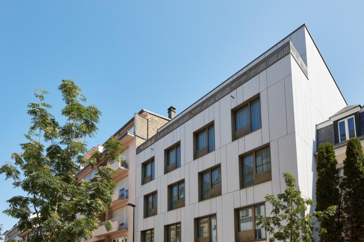 Apartment mit Balkon