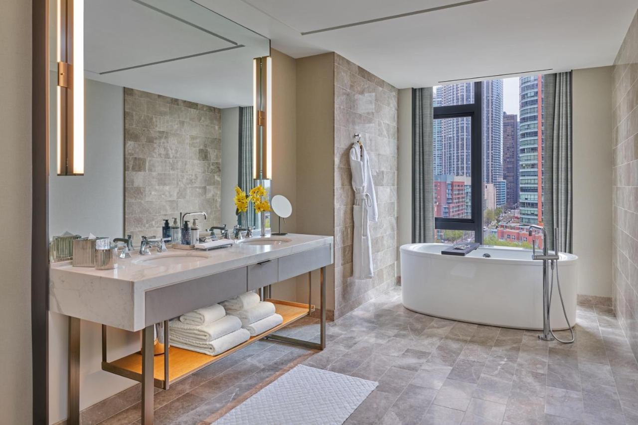 Deluxe Zimmer mit Kingsize-Bett mit Flussblick