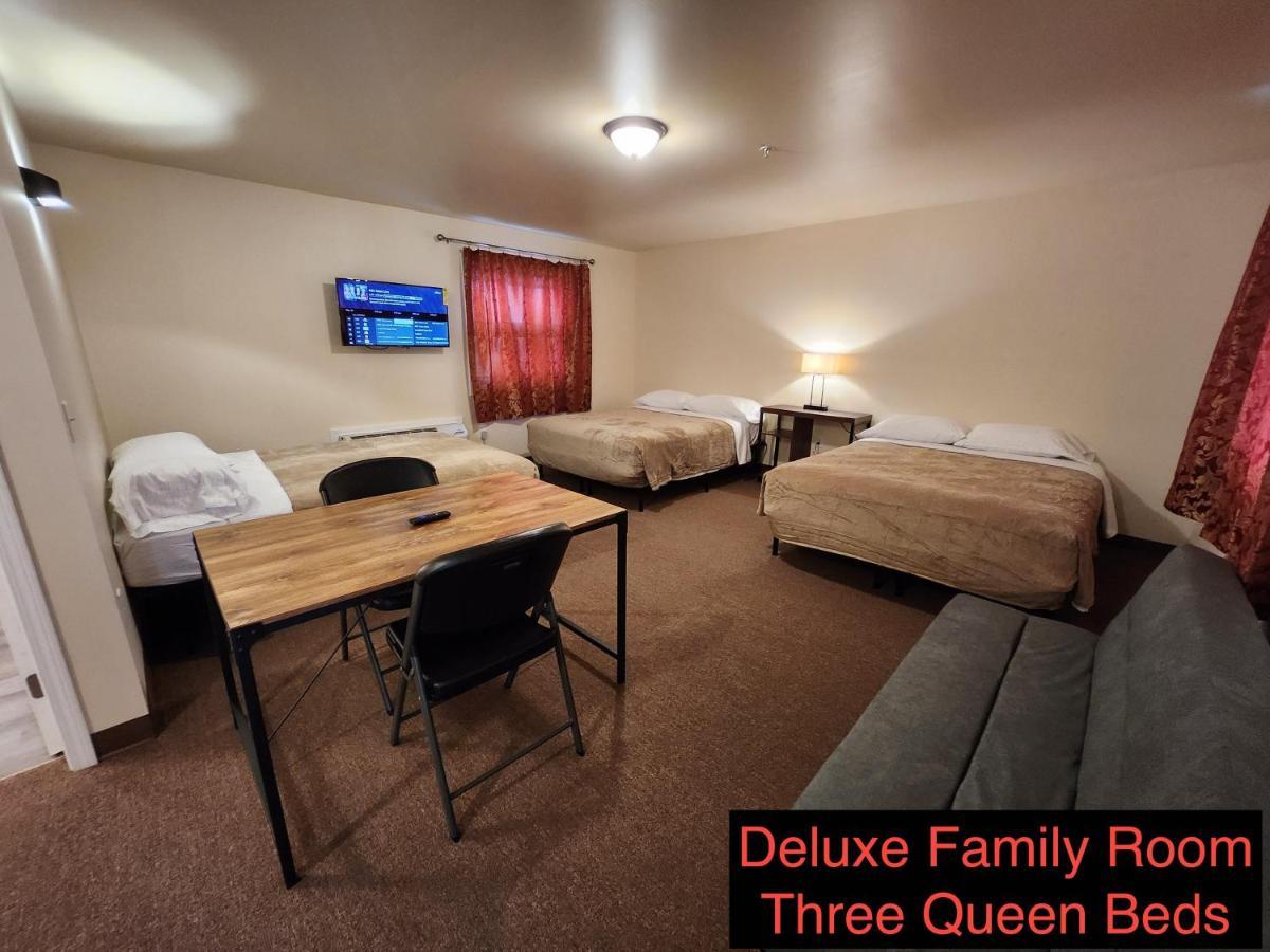 Deluxe Family Room