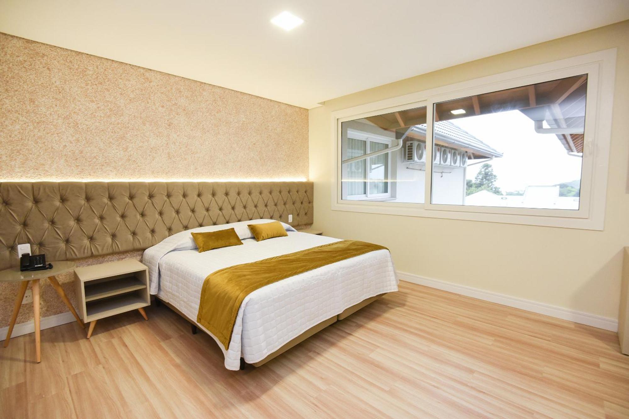 Luxury Quadruple Room,1473637774:JPEG