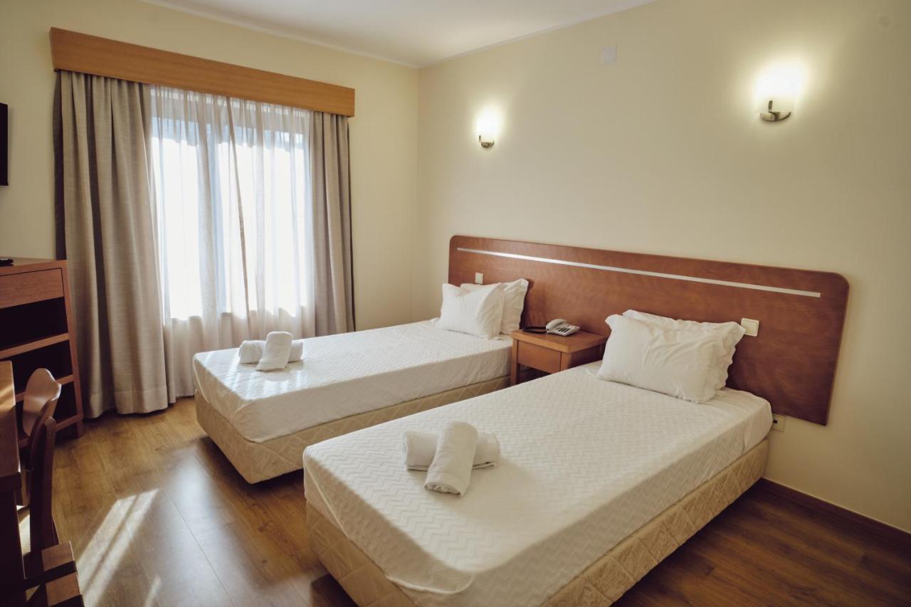 Twin Room,1480352621:JPEG