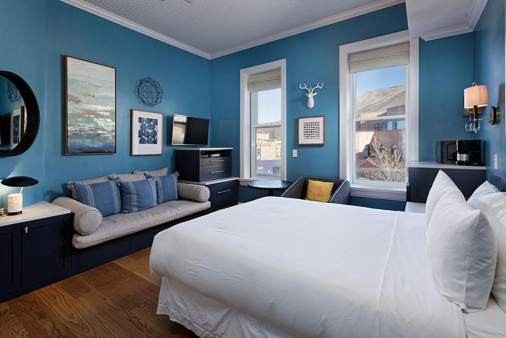Deluxe Suite
