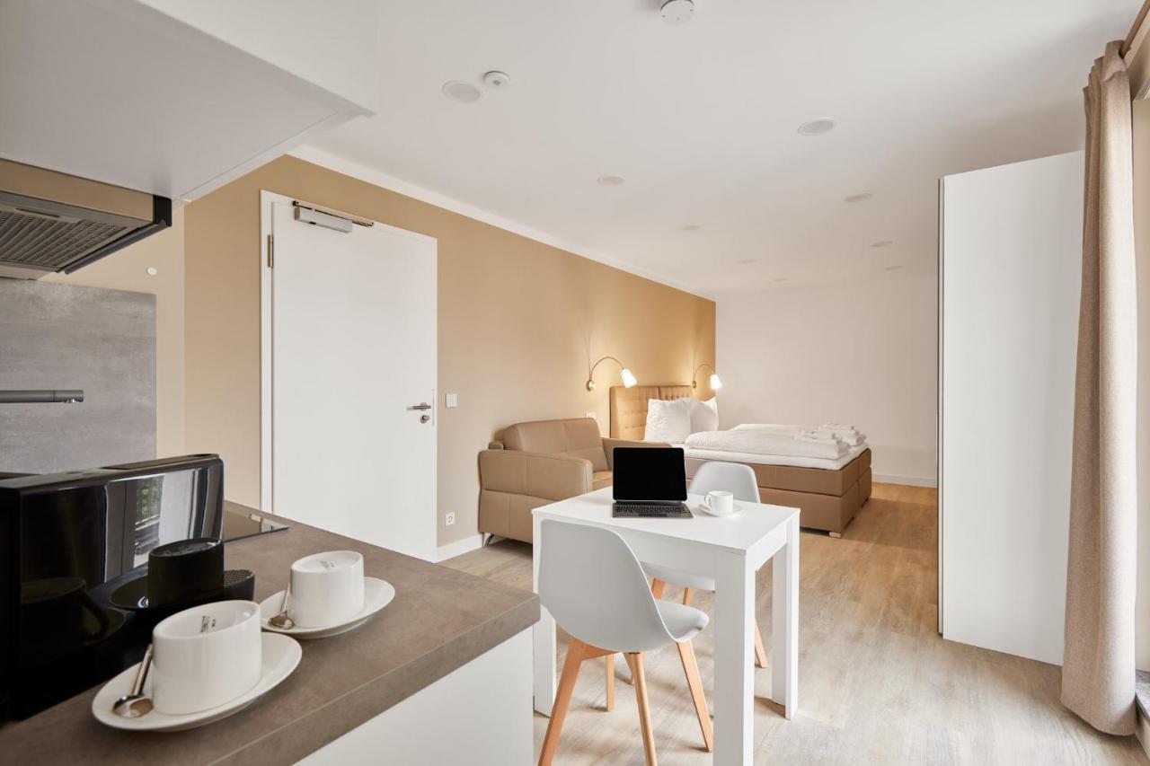 Studio mit Balkon