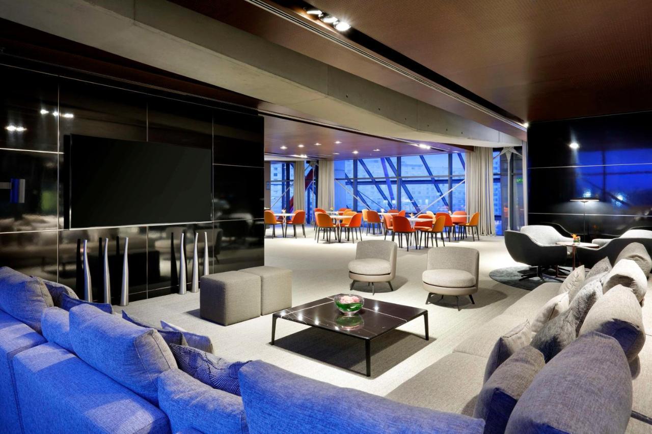 Deluxe King Room with Panoramic View - High Floor/Club Access,1498536151:JPEG