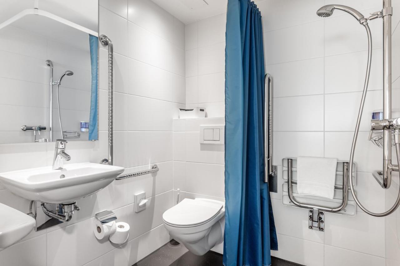 Quarto Duplo de Frente para a Rua