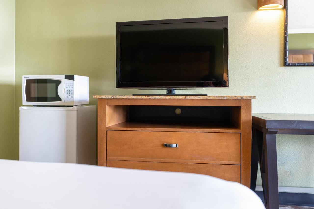 Suite, 2 Queen Beds with Sofa Bed, Non Smoking