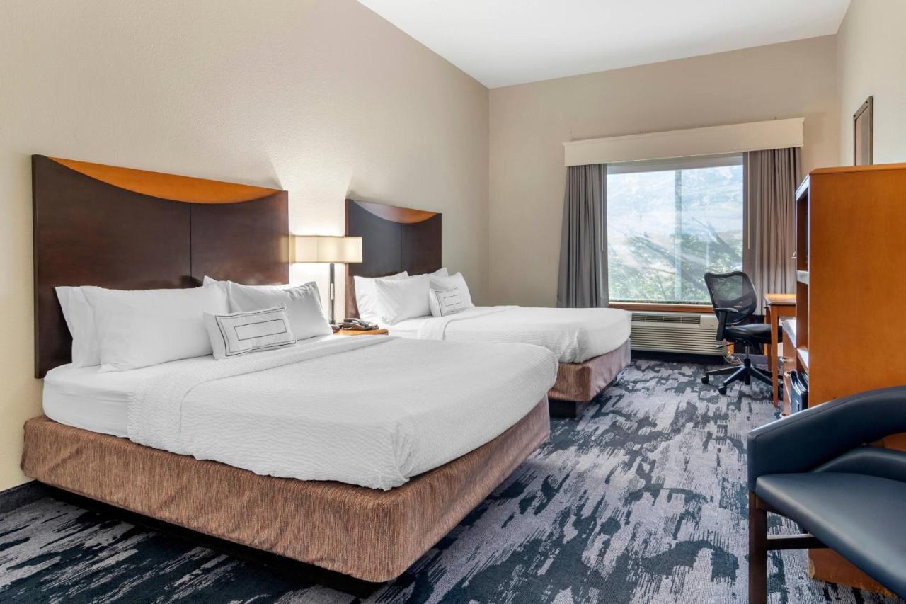 Queen Room with Two Queen Beds and Bathtub - Mobility Access/Hearing Accessible