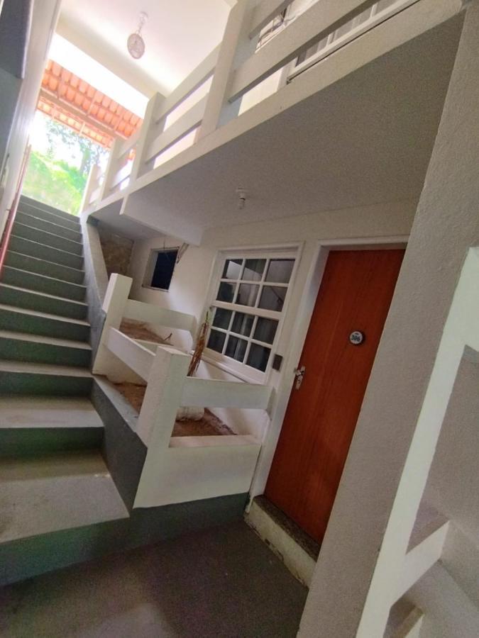 Quarto Duplo Econômico com Vista do Corredor
