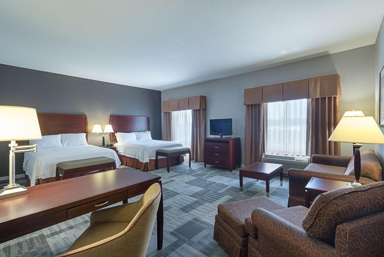 Queen Studio Suite with Two Queen Beds and Sofa Bed - Non-Smoking