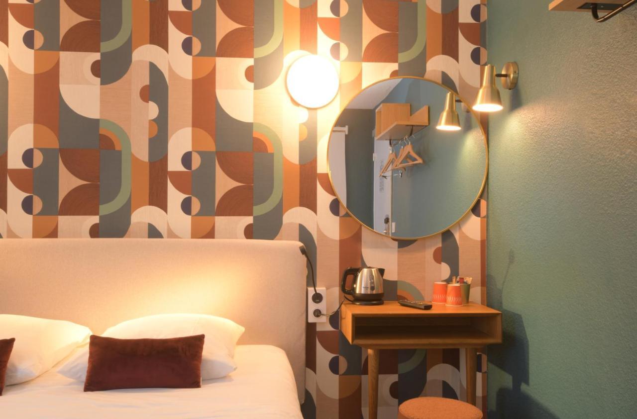 Camera con Letto Queen-Size Elegance