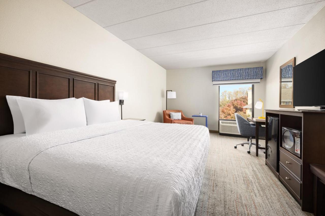 King Room with King Bed - Non-Smoking