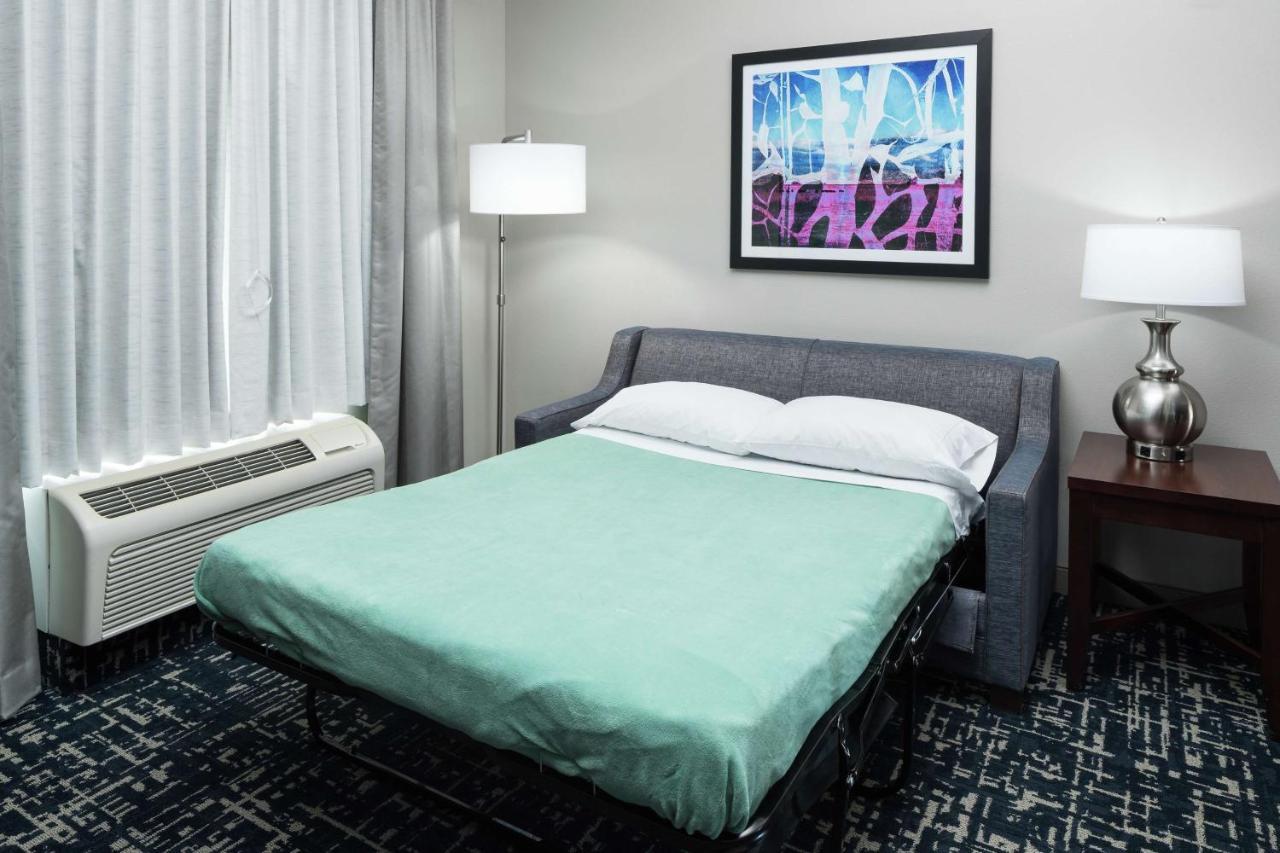 One-Bedroom King Suite - Non-Smoking
