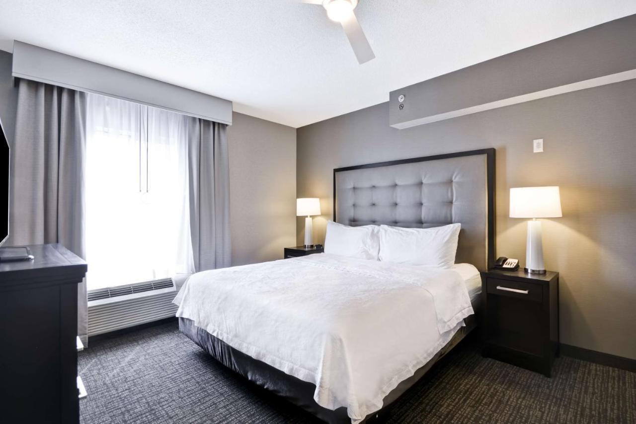 Two-Bedroom Suite with Tub - Mobility Access/Non-Smoking,1499258659:JPEG